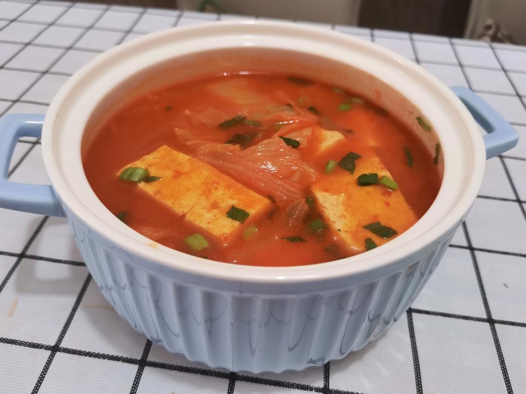 韩式泡菜豆腐锅/辣白菜豆腐汤