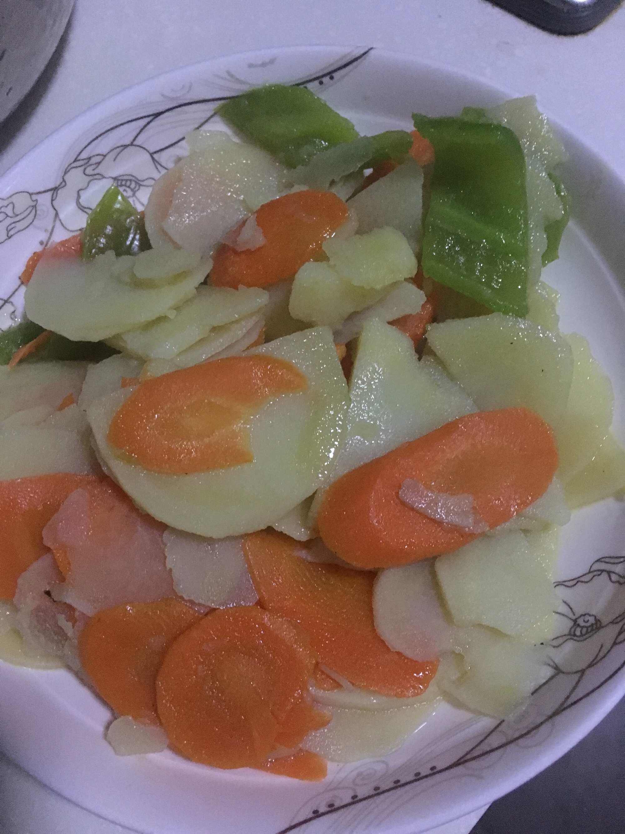 胡萝卜尖椒炒土豆