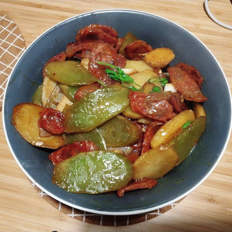 干锅莴笋腊肉