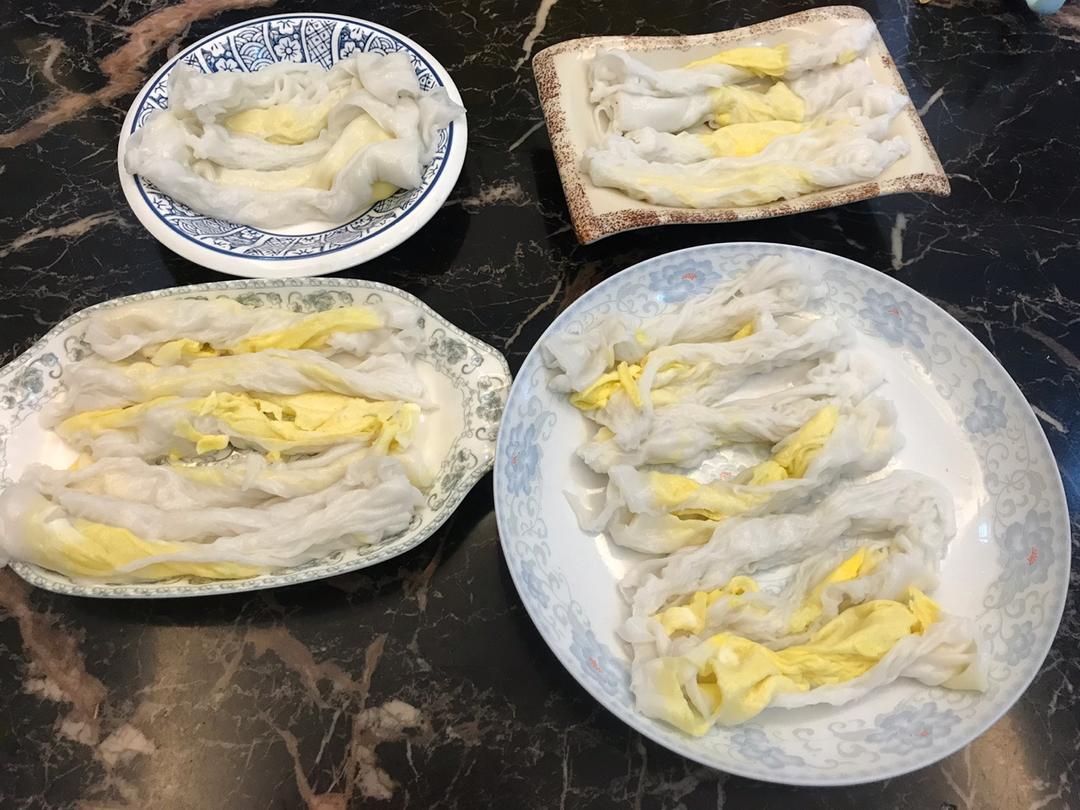 肠粉技术，从  酱汁  到  粉皮  到  蒸制  (网红肠粉一条龙最详细的做法，用此方子开店不是问题)。