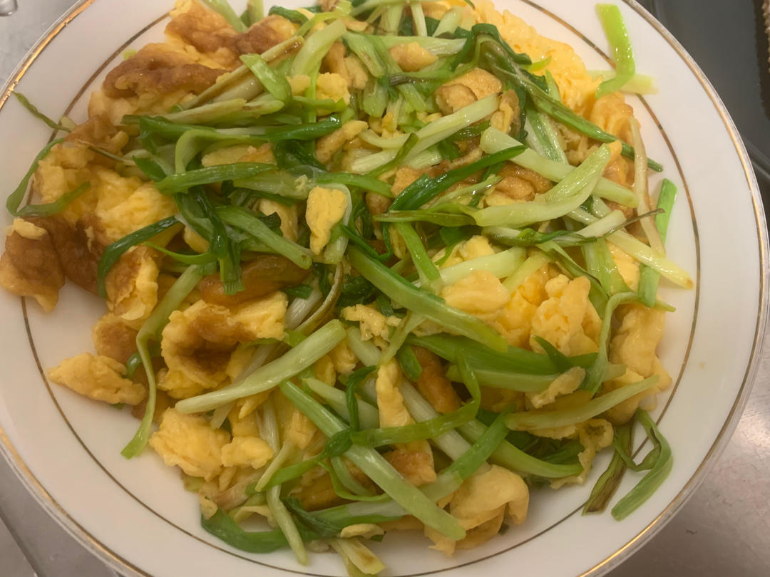 蒜苗炒鸡蛋