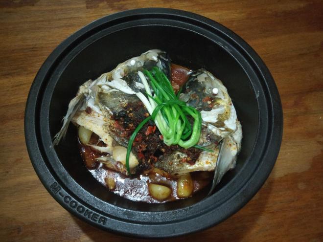 塔吉锅剁椒鱼头的做法