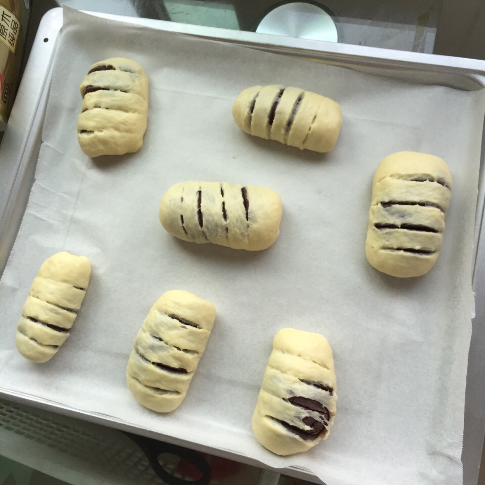 红豆沙面包卷——好吃得不得了#皮黑森林#