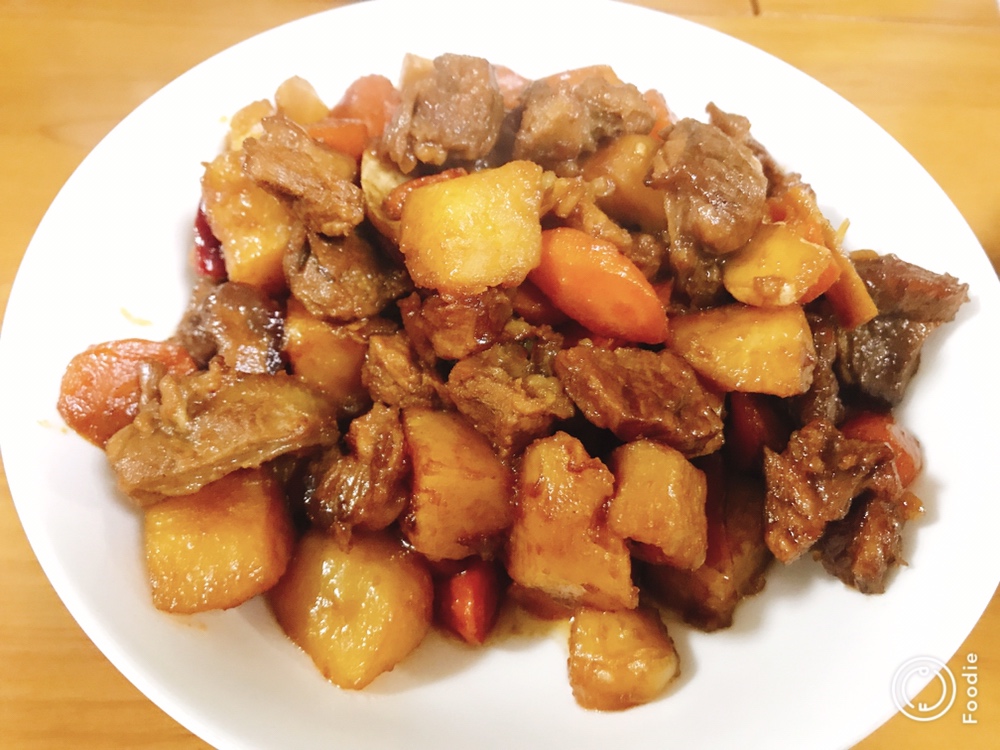 土豆胡萝卜焖牛肉