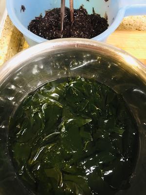 韩式紫菜虾仁鸡蛋饼的做法 步骤1