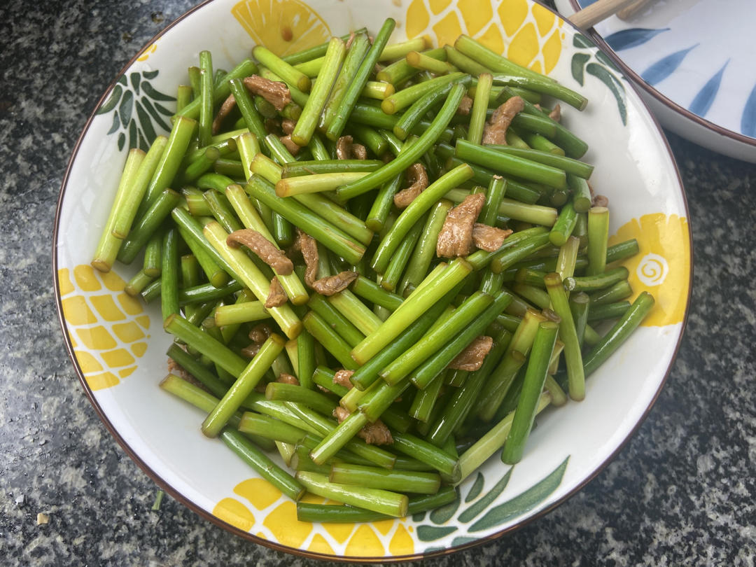 妈妈牌蒜薹炒肉