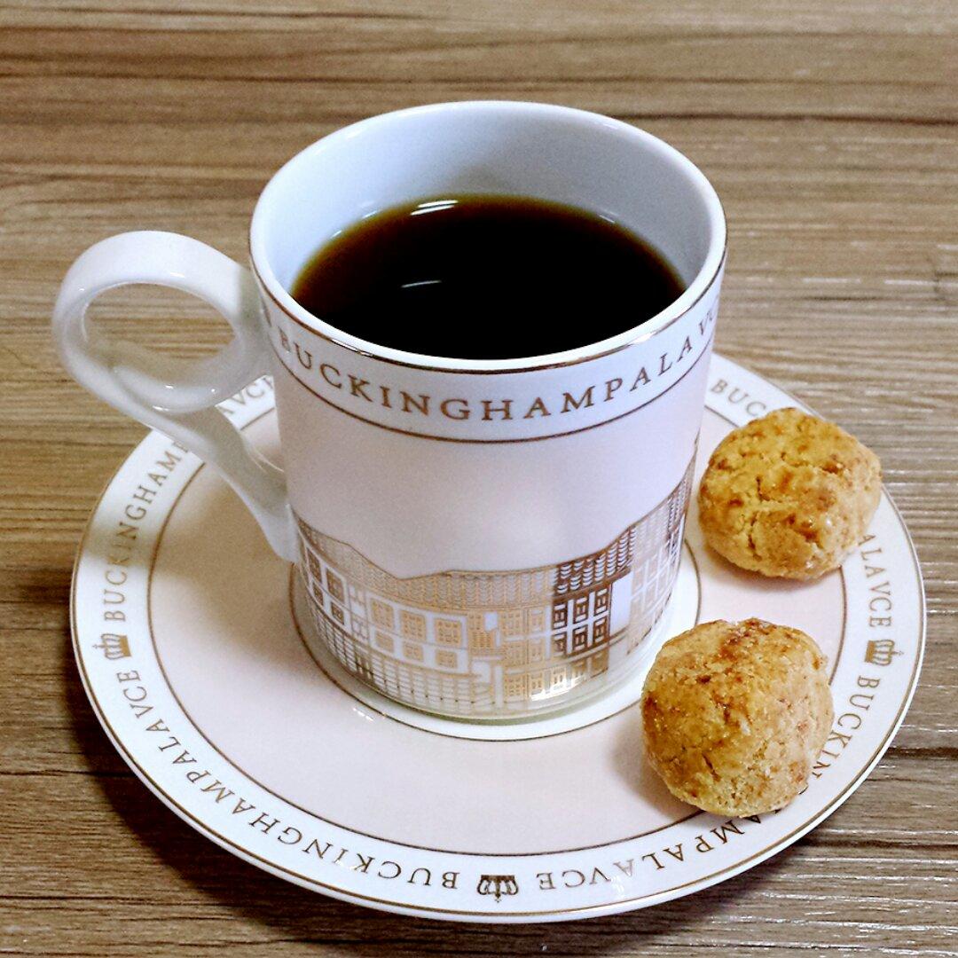 但凭手冲一杯[咖啡]