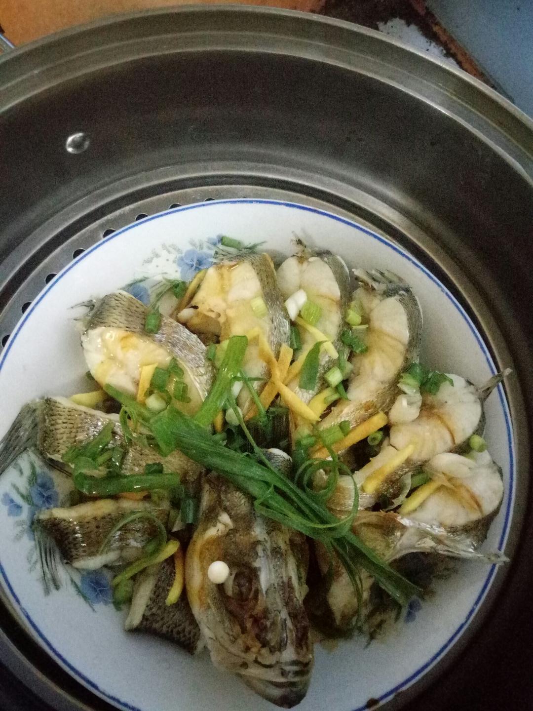 孔雀开屏清蒸鱼
