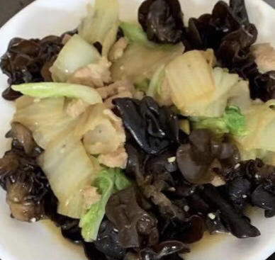 白菜木耳炒肉
