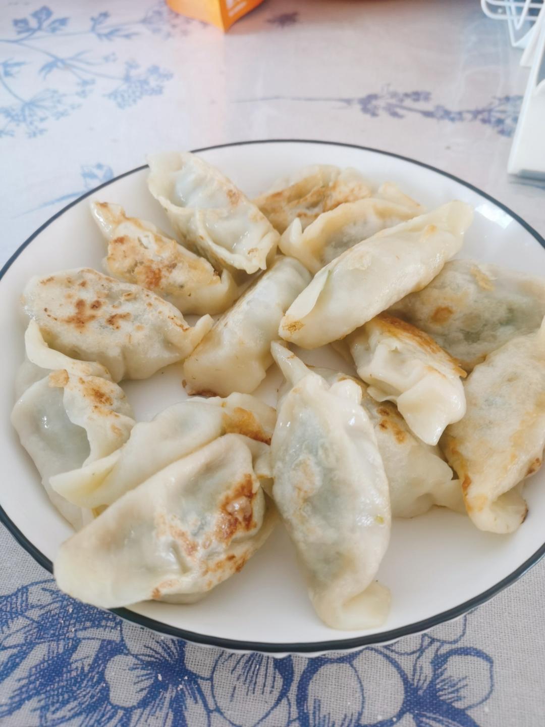 韭菜鸡蛋虾仁三鲜饺子