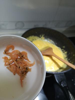 懒人版一品豆腐汤 （快速消耗蛋黄）的做法 步骤2