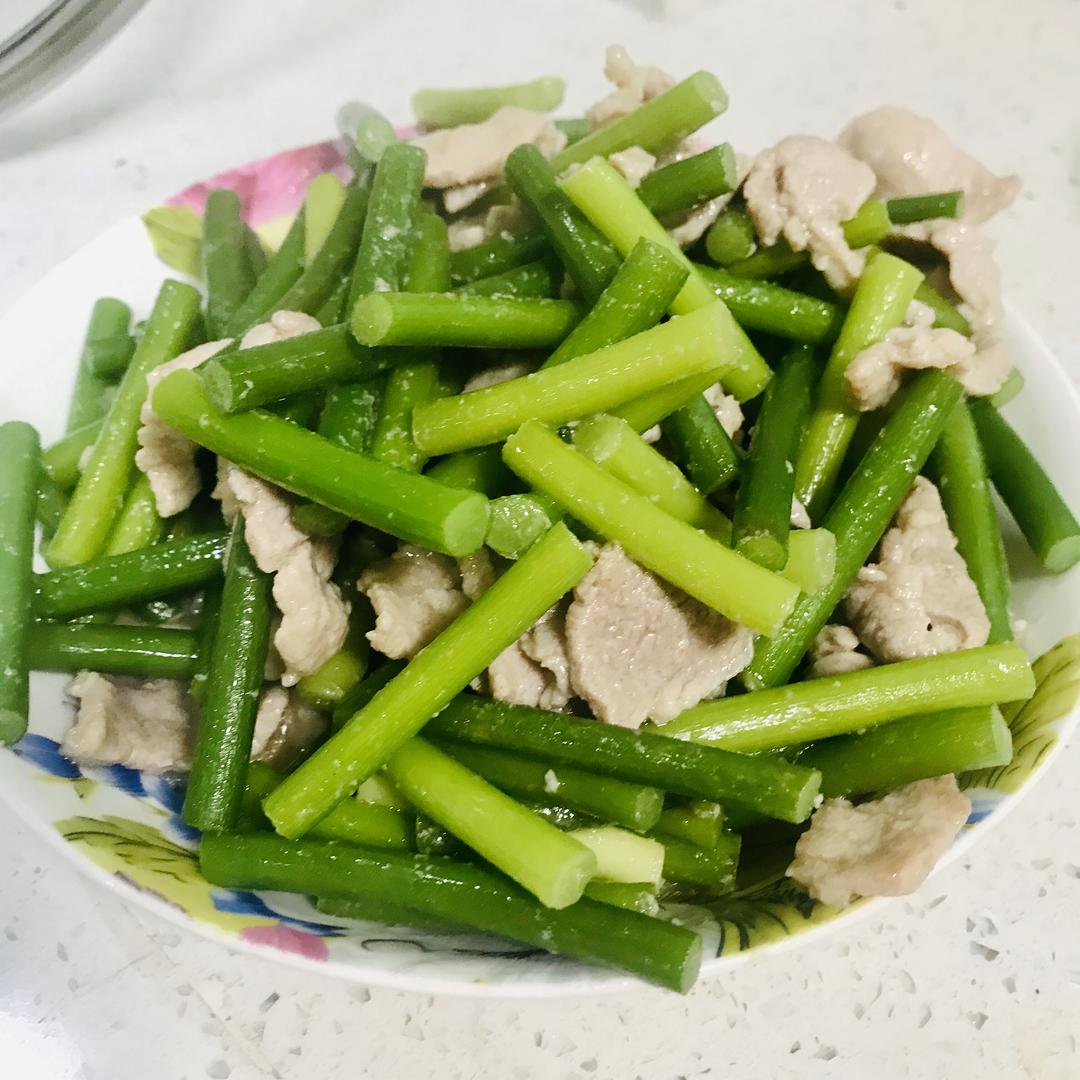 爱掂勺里脊肉炒蒜苔