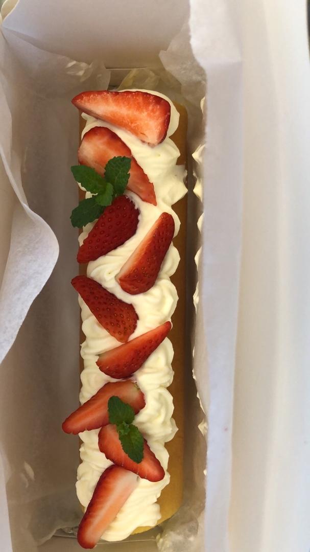 草莓奶油卷/O卷/小山卷