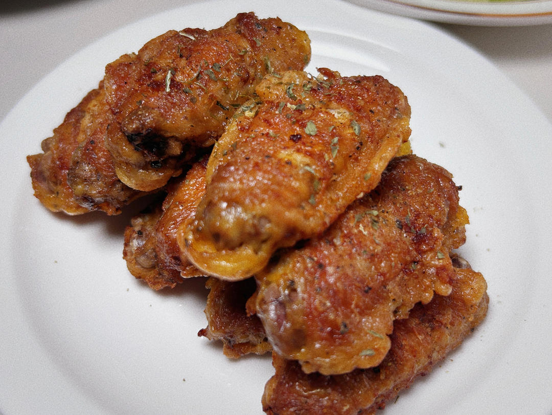 巨巨巨好吃的椒盐鸡翅～酥脆多汁