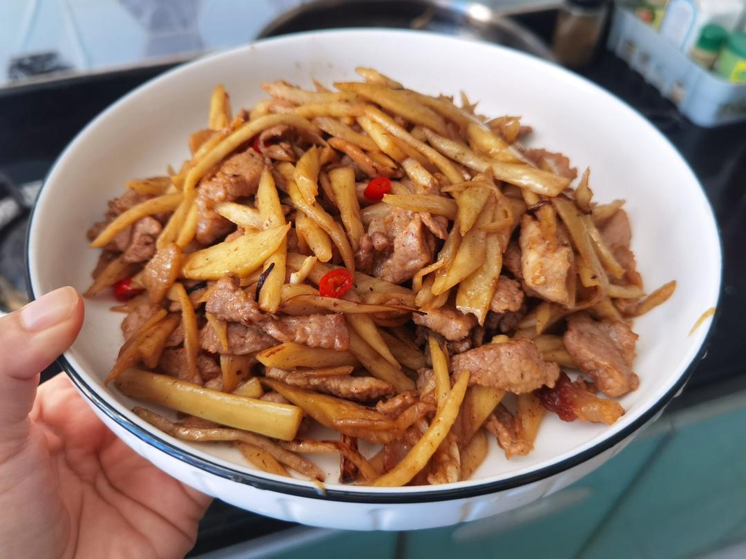 茭白这样做百吃不厌，茭白炒肉