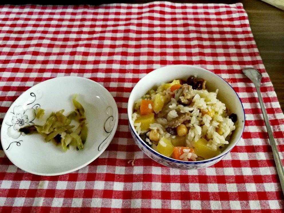 电饭锅版碎肉抓饭