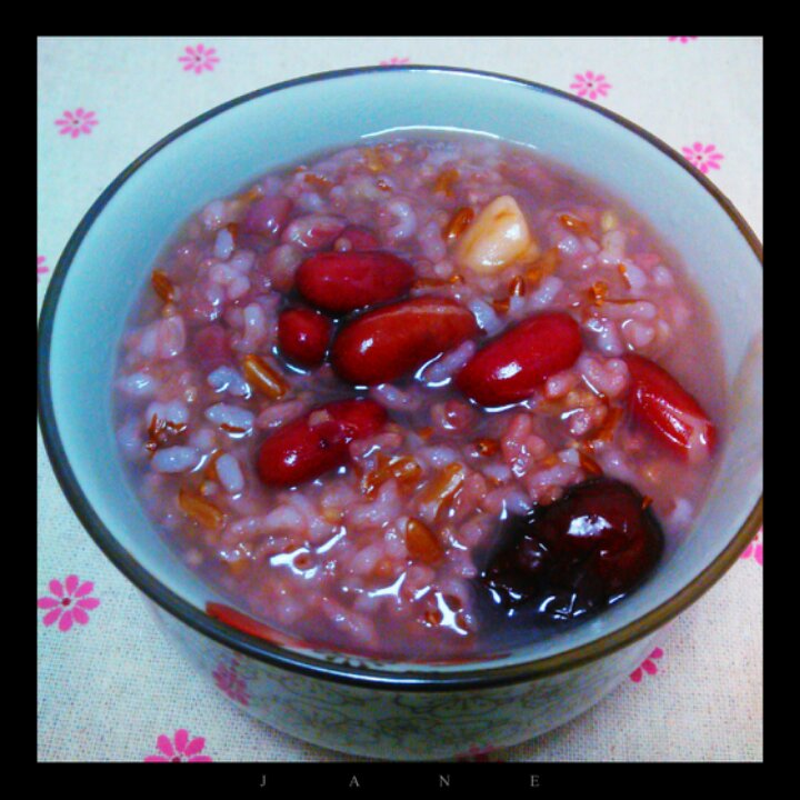 艾米小厨做的经典古方:补血四红粥