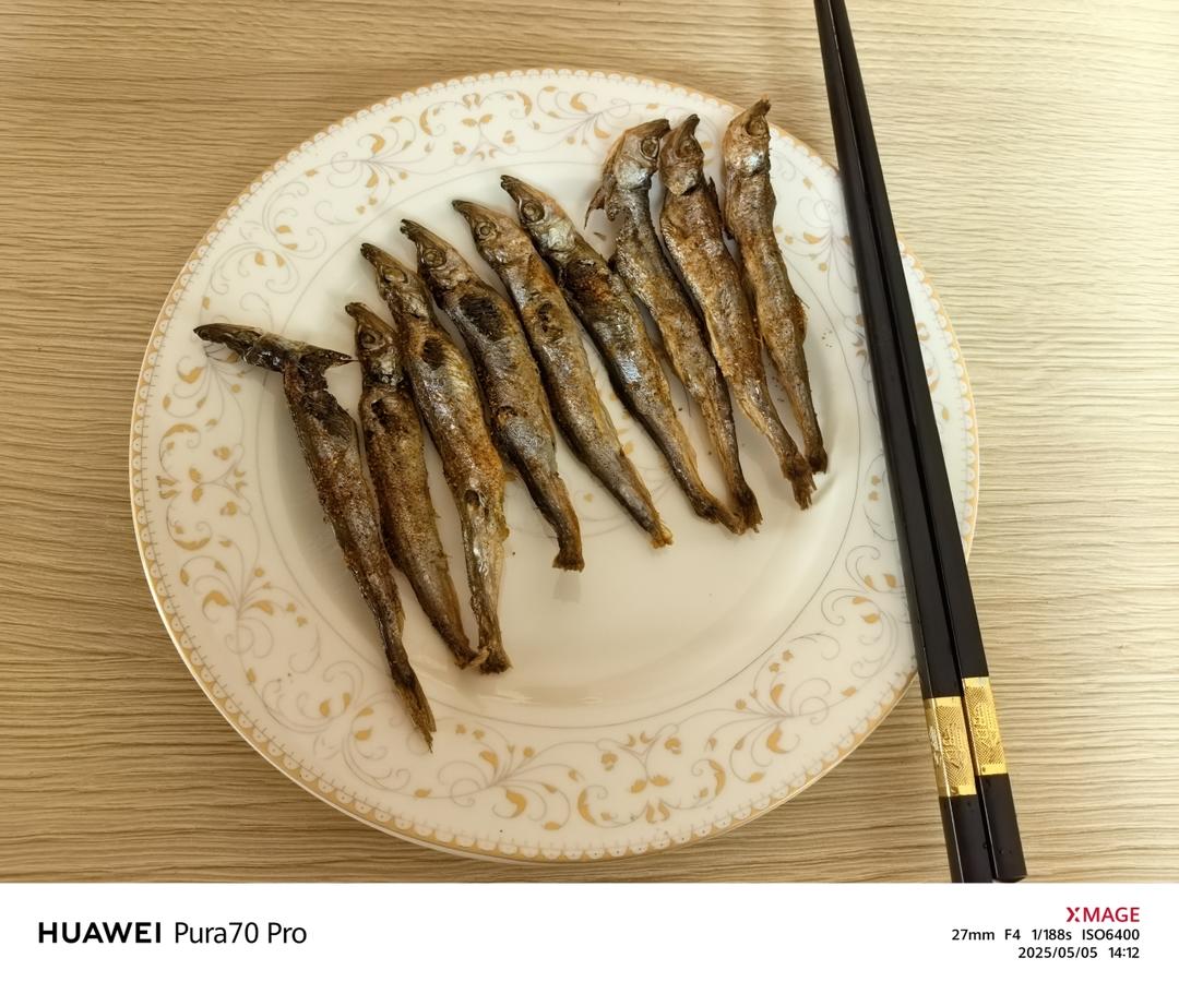 盐烤多春鱼