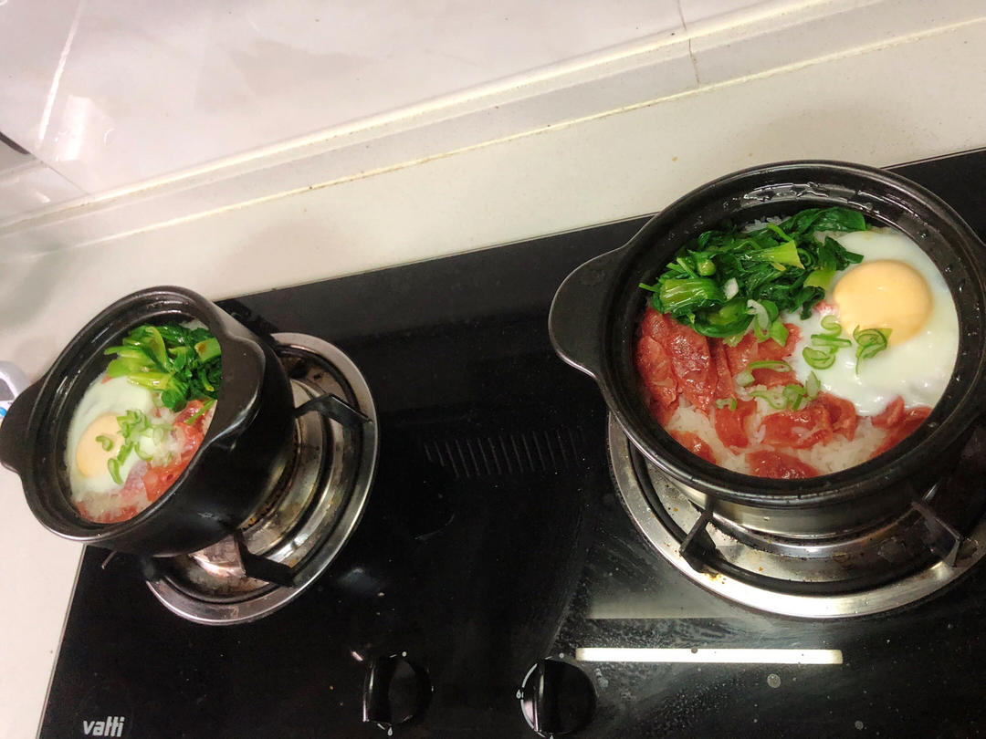 腊味煲仔饭，20分钟饭菜同出