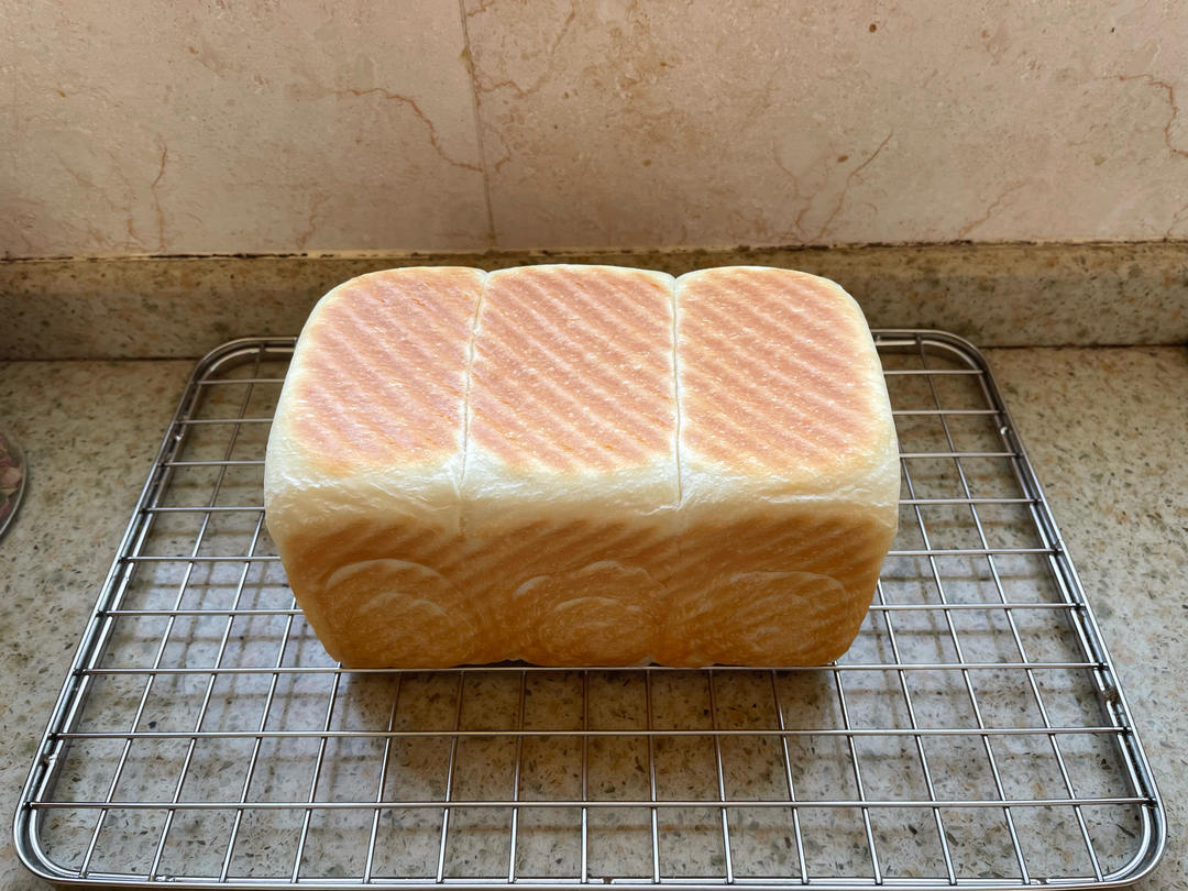 清爽百搭的鲜奶吐司