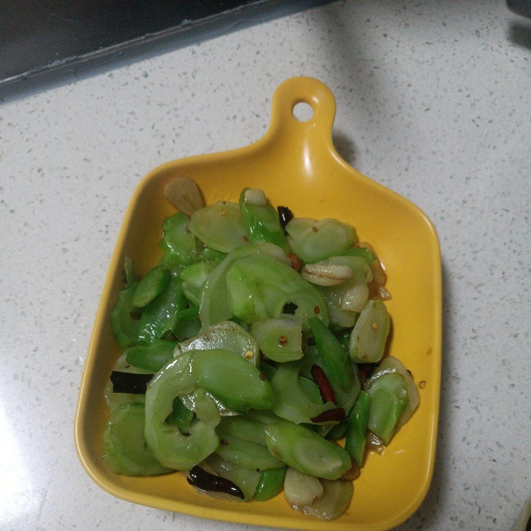 清炒儿菜（清香翠绿超好吃）