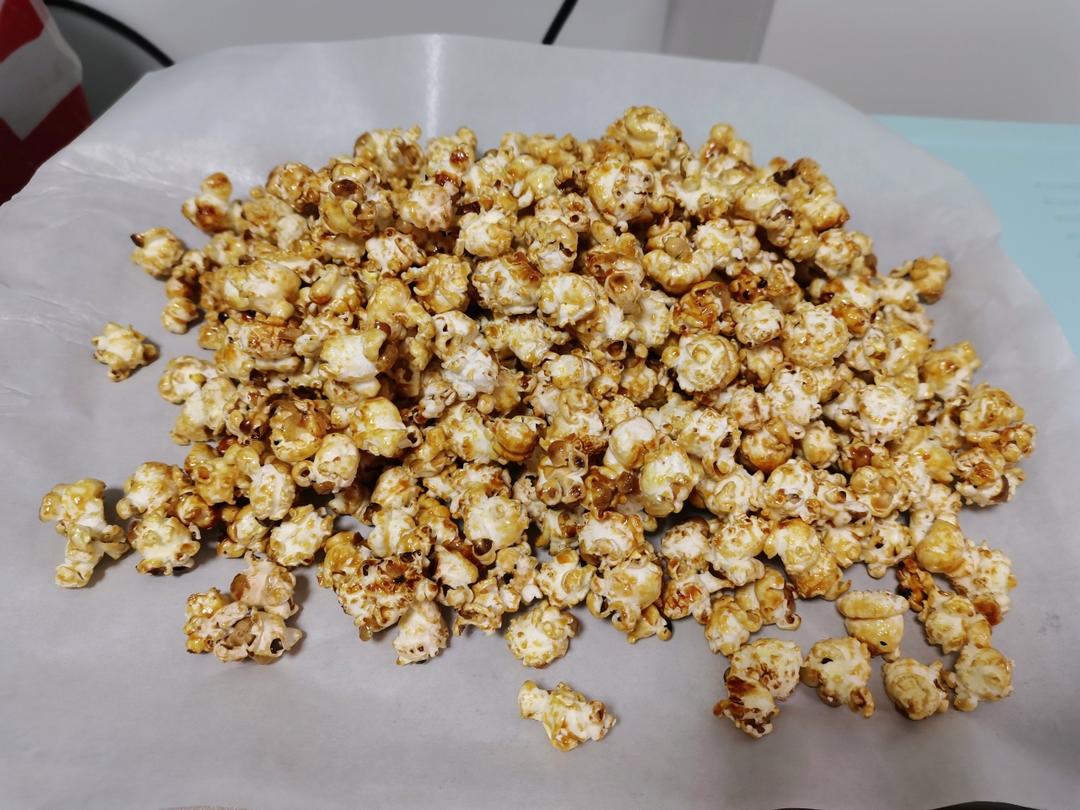 爆米花来了！！！超级简单易上手的焦糖/巧克力爆米花