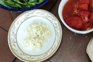 番茄豆角蔬菜焖面的做法 步骤2