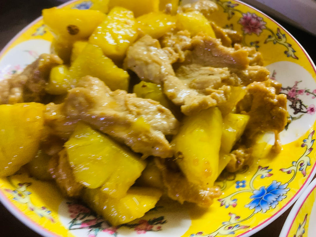 鸡胸肉炒菠萝