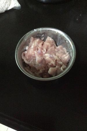 香菇豆腐烧肉片的做法 步骤1