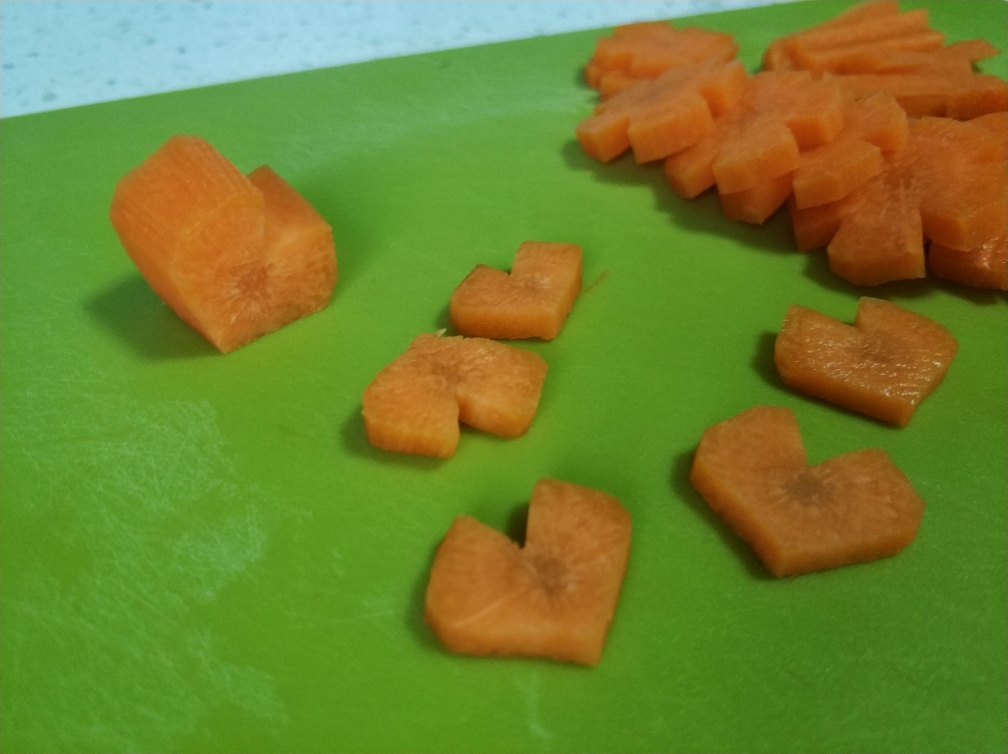 胡萝卜🥕的花样切法的做法 步骤2