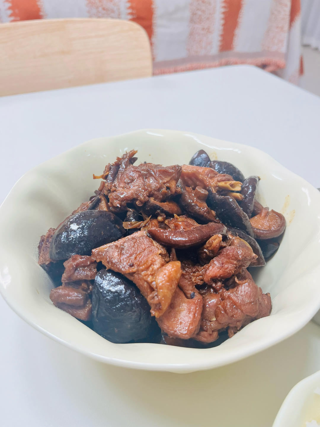 香菇炖鸡肉