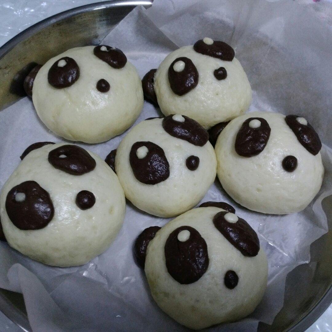 萌种之～熊猫豆沙包