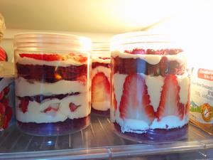 草莓红丝绒蛋糕的做法 步骤13