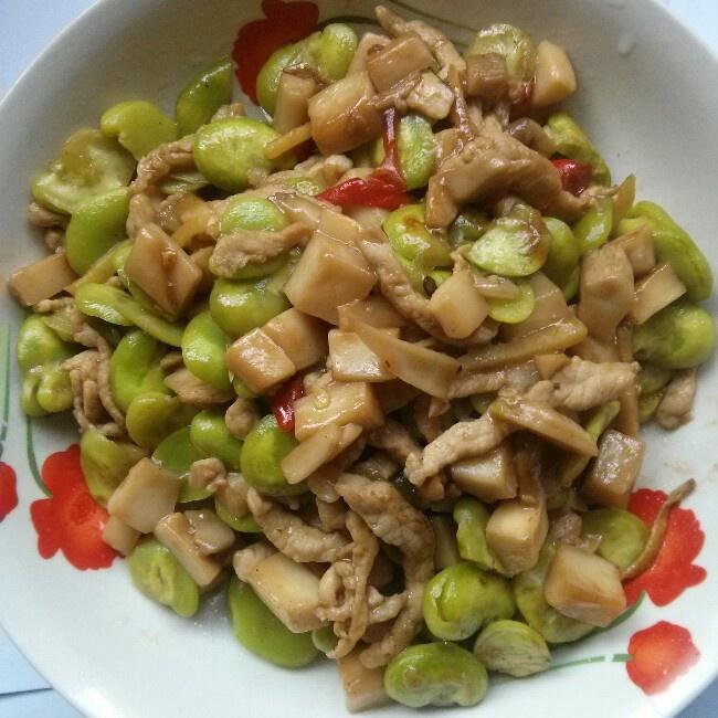 蚕豆炒杏鲍菇～加肉版的做法