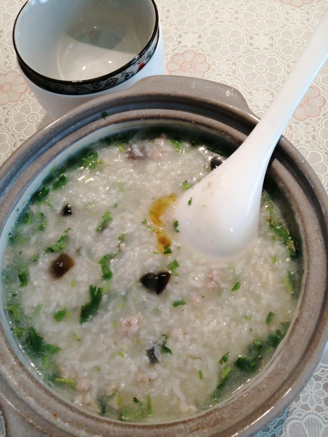 十五分钟快手之香滑皮蛋瘦肉粥(附五分钟电饭煲电压力锅更快捷方法)