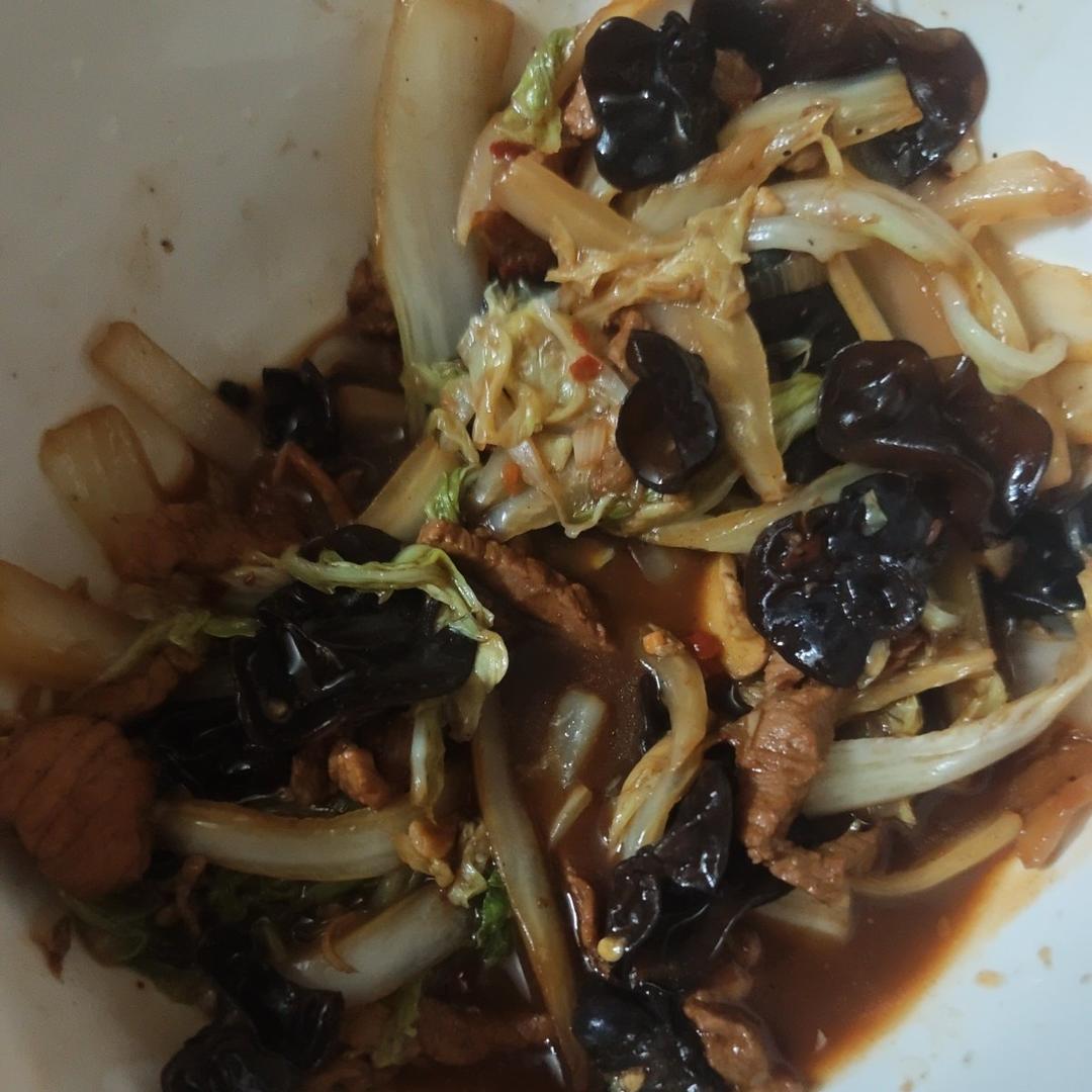 白菜猪肉炒木耳