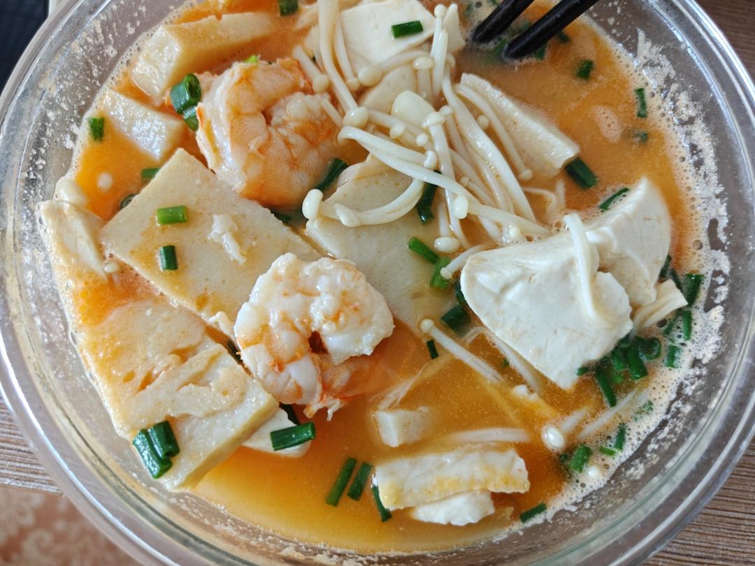 豆腐鲜虾菇菌汤