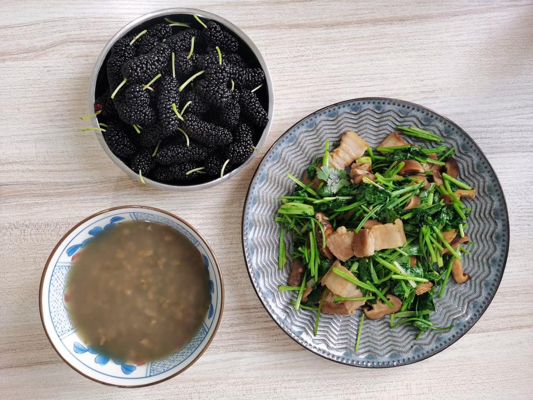 致敬香菜香（香菜炒五花肉）