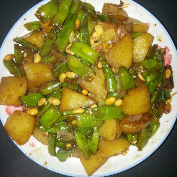 土豆炖豆角