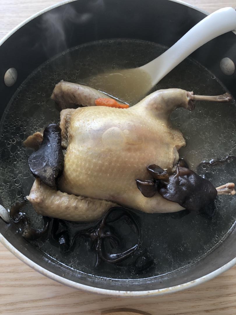 红枣枸杞乳鸽汤