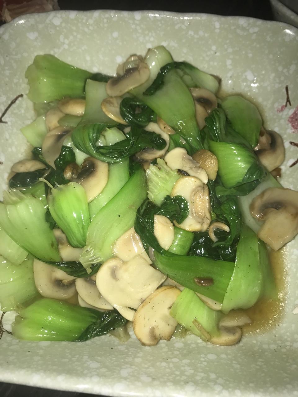 青菜炒蘑菇