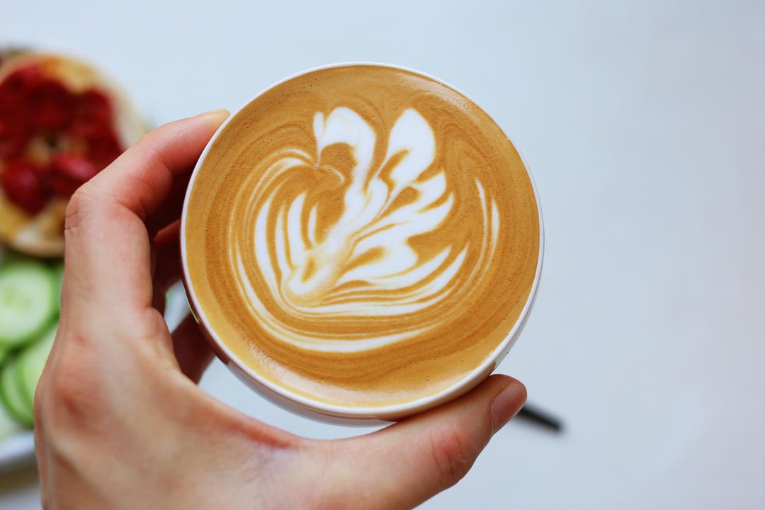 ☕自学拉花不急不嗔🐱