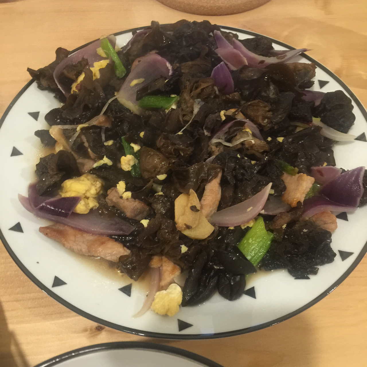 洋葱木耳鸡蛋炒肉