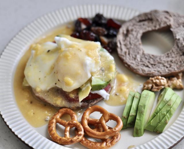 无油黑麦贝果牛油果温泉蛋开放三明治的做法