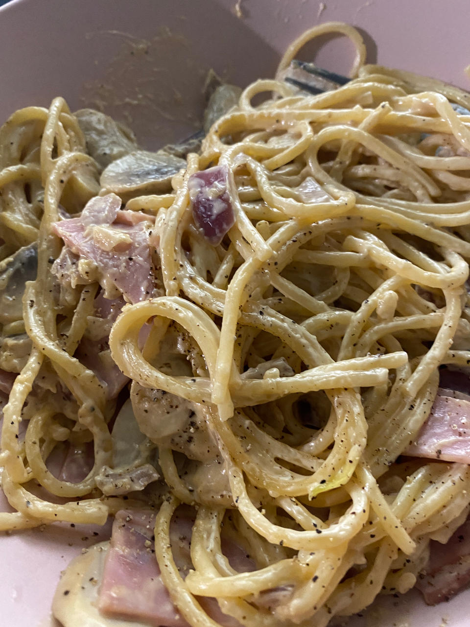 奶油蘑菇培根意大利面