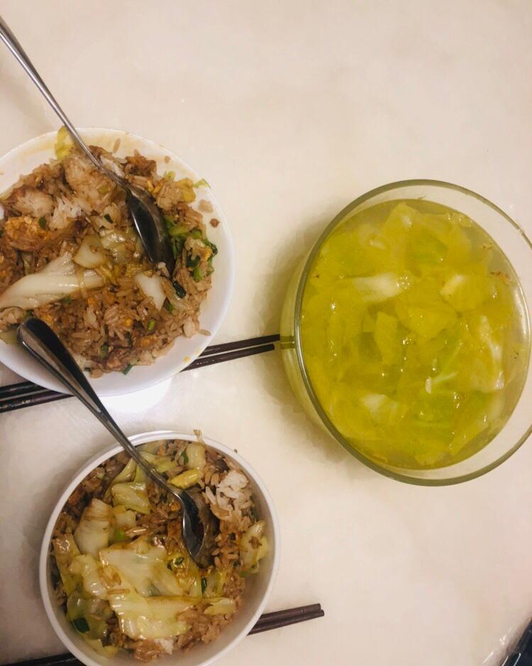 圆白菜酱油炒饭