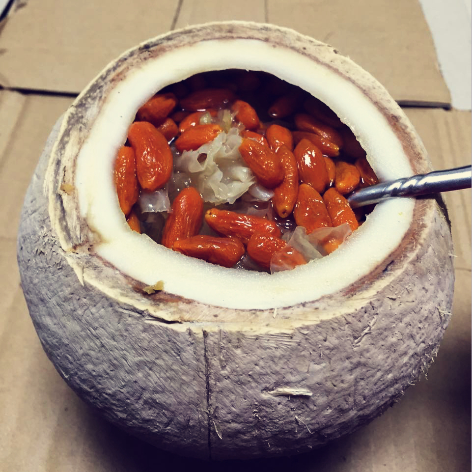 椰子炖银耳