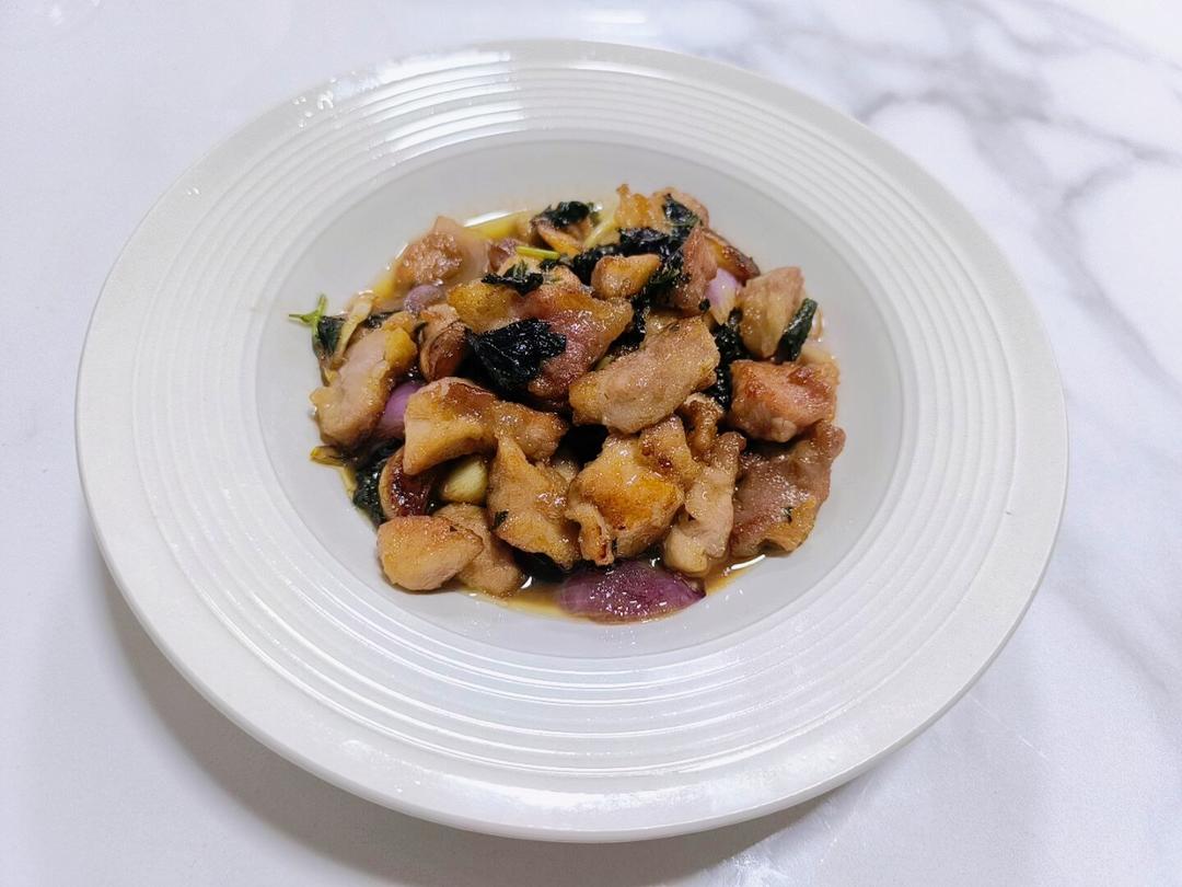 紫苏生炒排骨肉