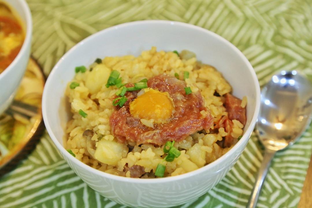 香菇腊肠土豆焖饭