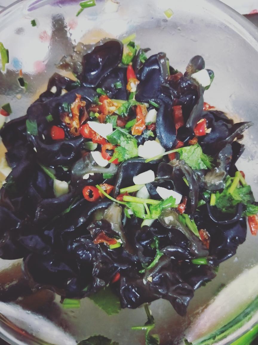 凉拌木耳的做法